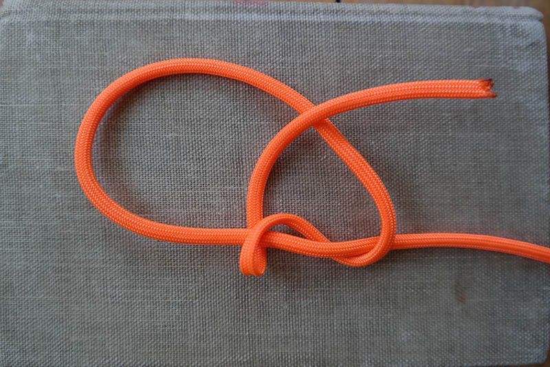 Illustration for article titled Knot Tying Process Images